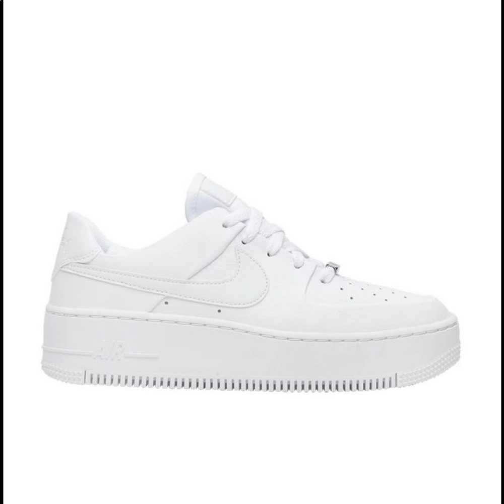 Woman’s 9.5 Air Force 1 Sage Low